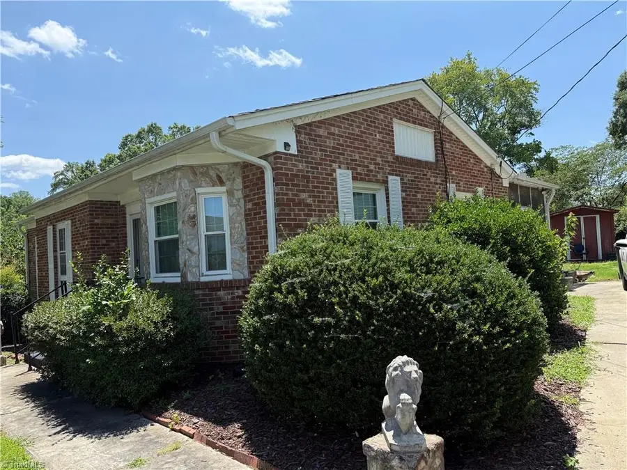 2201 Woodberry Drive, Greensboro, NC 27403 - #2