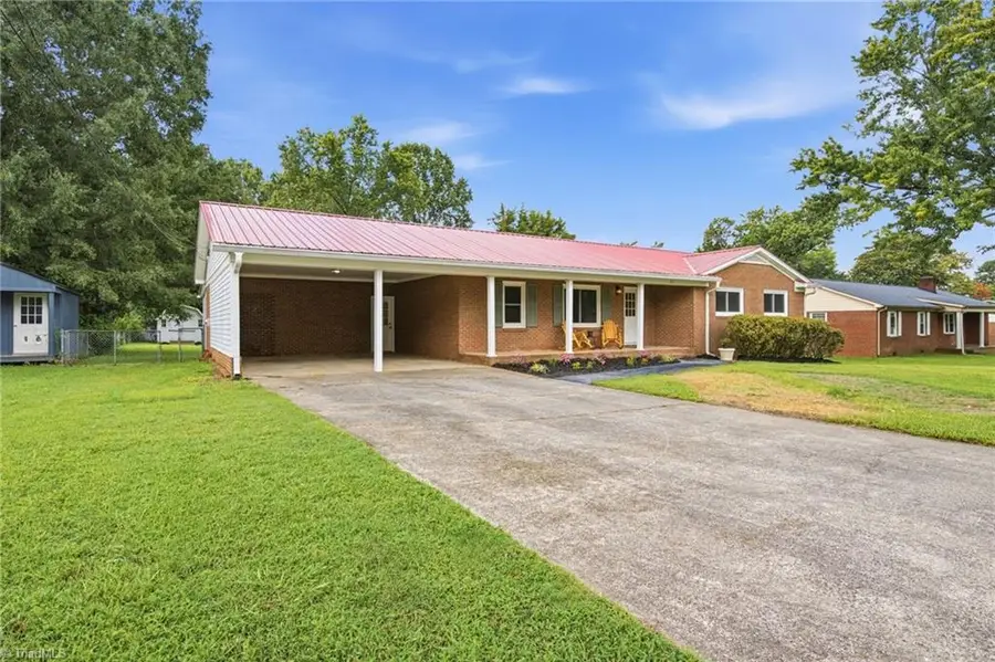 211 Maxwell Drive, Lexington, NC 27295 - #2