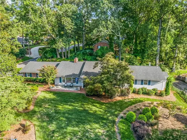1039 Kenleigh Circle, Winston-Salem, NC 27106