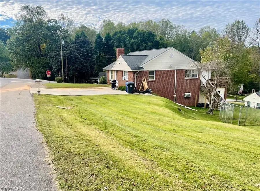 901 10th Street, North Wilkesboro, NC 28659 - #2