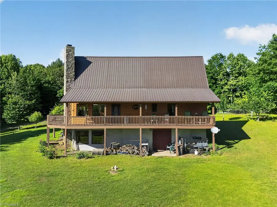 354 Two Rivers Drive, Independence, VA 24348 - #2