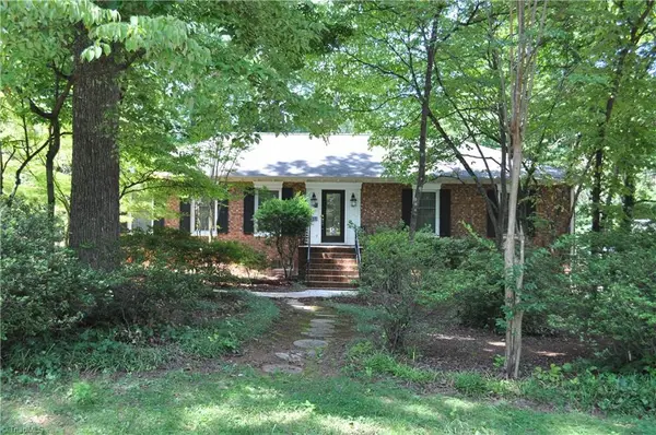 2005 Downing Street, Greensboro, NC 27410