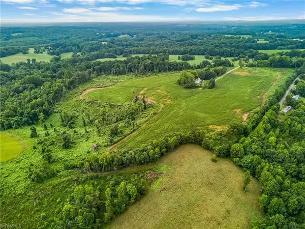 2537 Mary Lane, Hamptonville, NC 27020