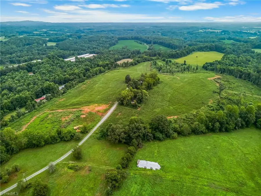 2537 Mary Lane, Hamptonville, NC 27020 - #3