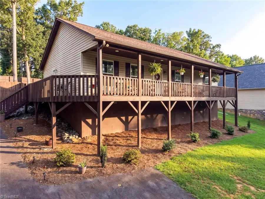 133 Lake Drive 9, Lexington, NC 27292 - #2