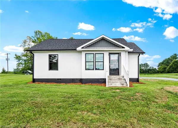 3036 Us Highway 21, Hamptonville, NC 27020