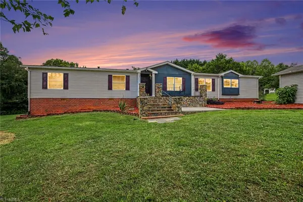 1060 Knobview Lane, Pilot Mountain, NC 27041
