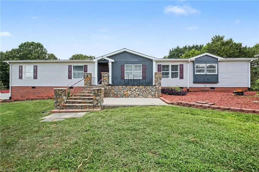 1060 Knobview Lane, Pilot Mountain, NC 27041 - #3
