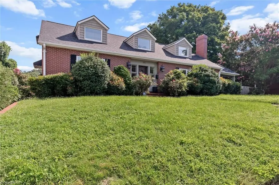 124 Orchard Street, Mount Airy, NC 27030 - #2