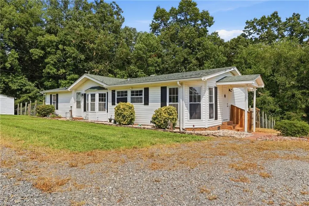 3028 Quaker Church Road, Pinnacle, NC 27043 - #1