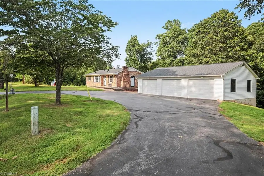 856 Lovelace Road, Pelham, NC 27311 - #3