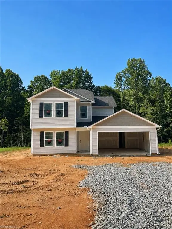 670 Oakwood Circle, Lexington, NC 27295