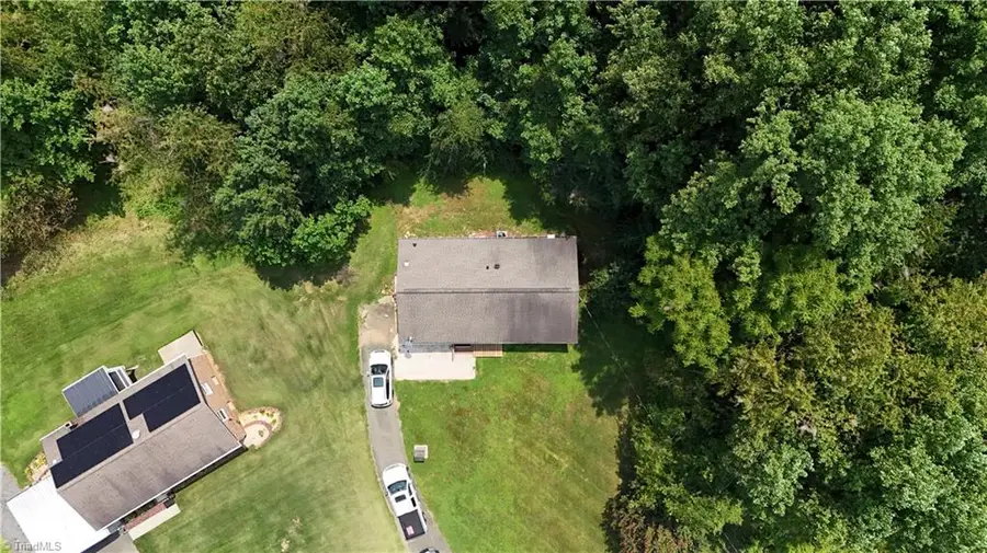 218 Delaware Avenue, Mount Airy, NC 27030 - #3