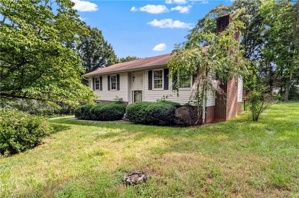 210 Knoxwood Road, Midway, NC 27107 - #1