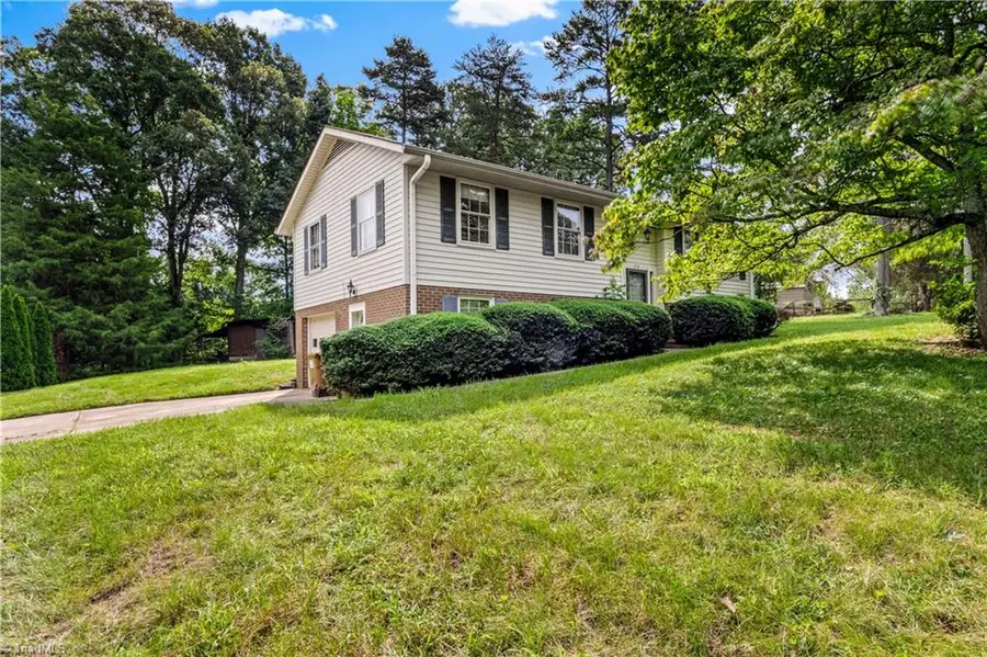 210 Knoxwood Road, Midway, NC 27107 - #2