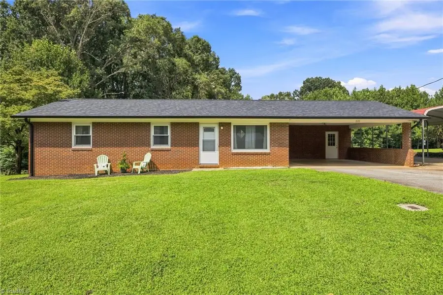 222 Easton Drive, North Wilkesboro, NC 28659 - #3