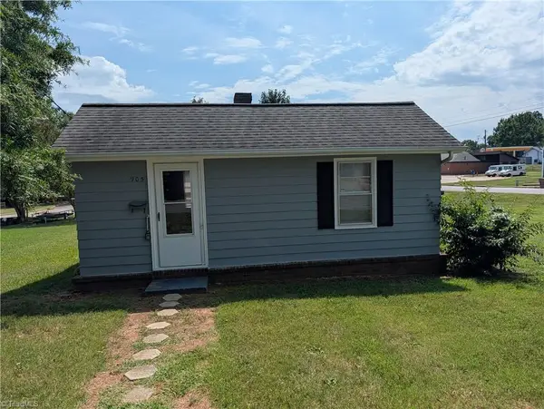 905 W Jefferson Street, Mayodan, NC 27027