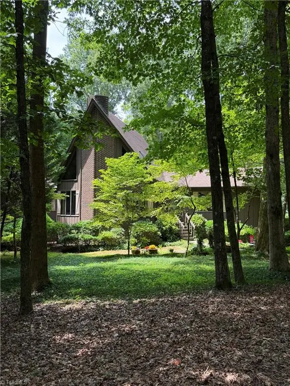 4401 Oakview Drive, Trinity, NC 27370