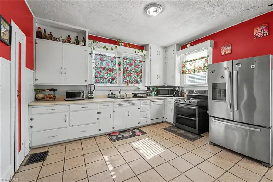 2842 N Patterson Avenue, Winston Salem, NC 27105 - #2