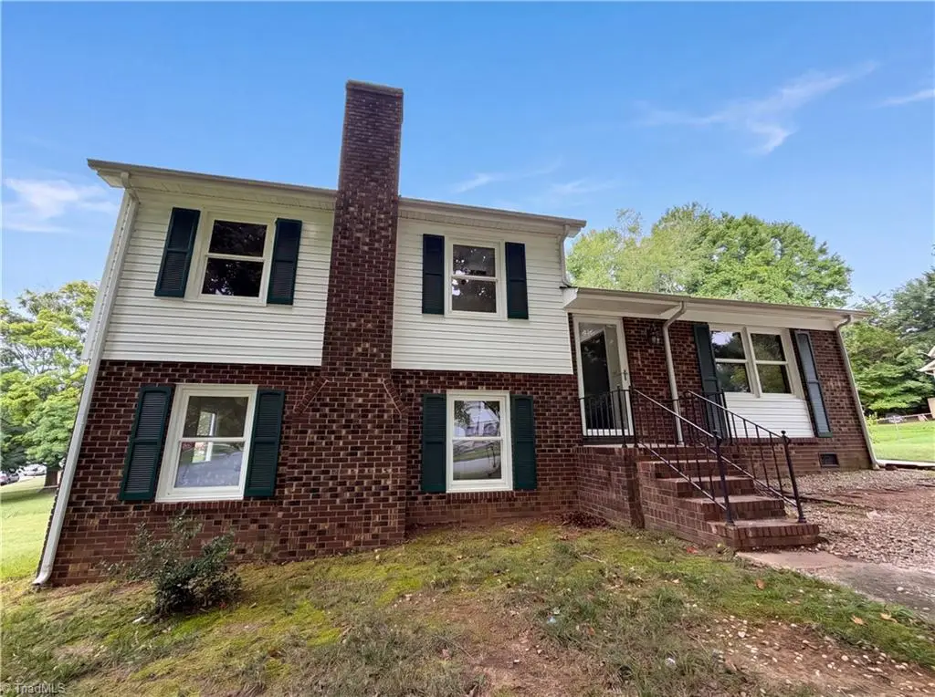 1040 Shenandoah Court, Winston Salem, NC 27103 - #1