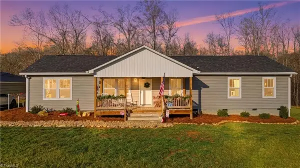 1071 Pine Knoll Drive, Yadkinville, NC 27055