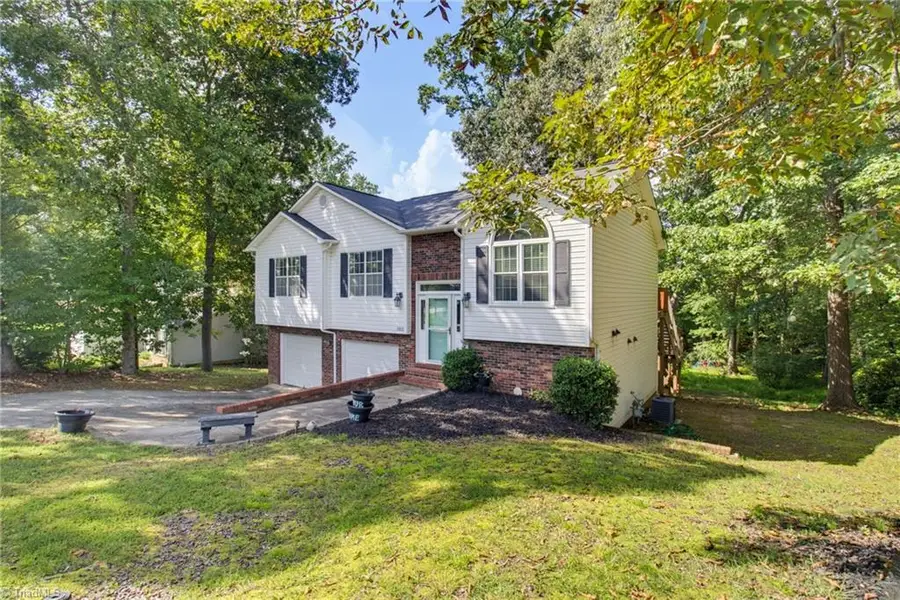3913 Landover Drive, High Point, NC 27265 - #3