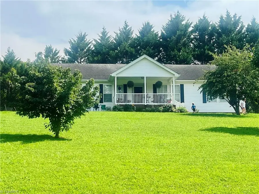 124 Glenhaven Way, Dobson, NC 27017 - #2
