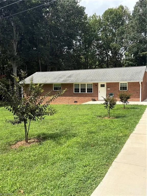 206 Hendrix Drive, Kernersville, NC 27284
