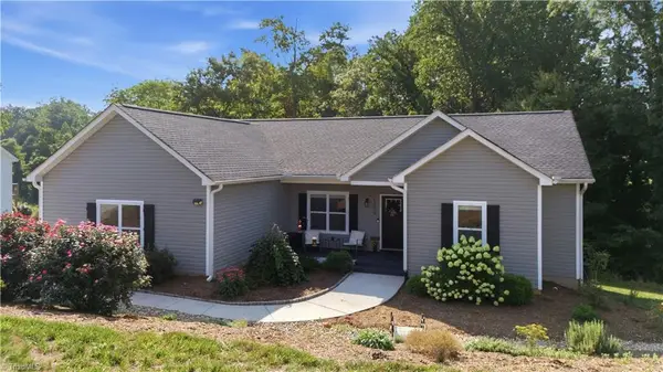 5629 Crooked Oak Drive, Summerfield, NC 27358