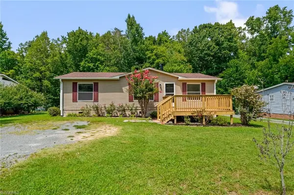 4886 Oak Branch Lane, Walkertown, NC 27051