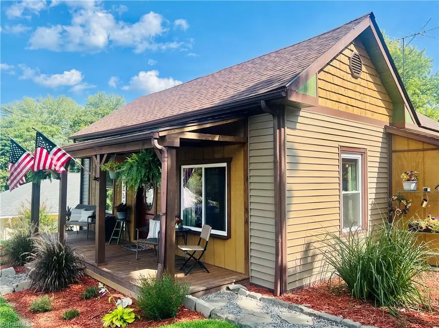 535 E Haymore Street, Mount Airy, NC 27030 - #2