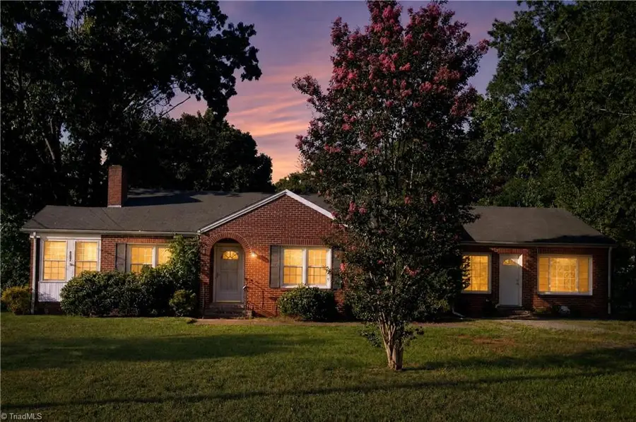 807 W Jackson Street, Mayodan, NC 27027 - #2
