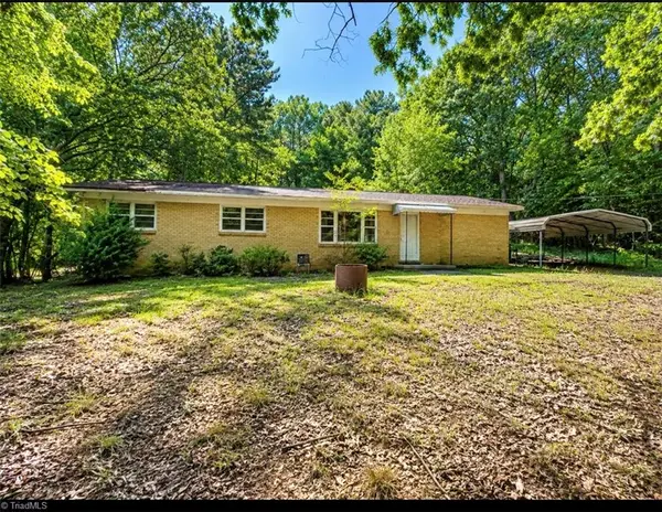 2725 Nc Highway 109, Troy, NC 27371