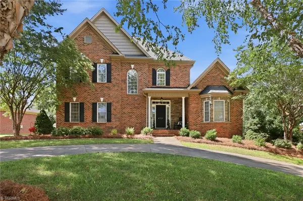 4701 Pebble Lake Drive, Pfafftown, NC 27040