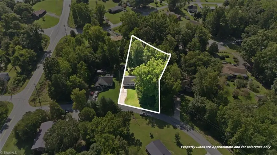 314 Conrad Circle, Thomasville, NC 27360 - #2