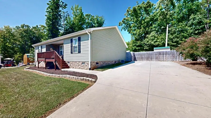 228 Martin Avenue, Lexington, NC 27292 - #2