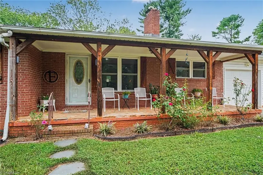 306 Sweetbriar Drive, Lexington, NC 27295 - #2