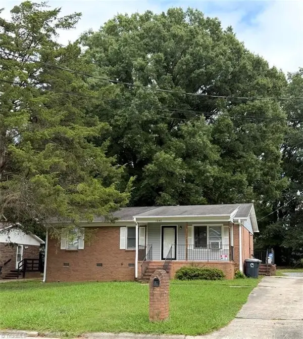 1240 Woodbriar Avenue, Greensboro, NC 27405