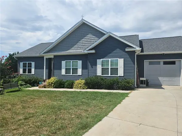 180 Oakshire Court, Mocksville, NC 27028