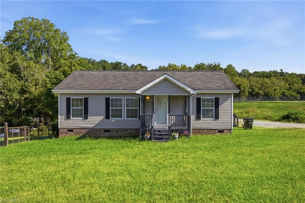 813 Young Street, Thomasville, NC 27360 - #1