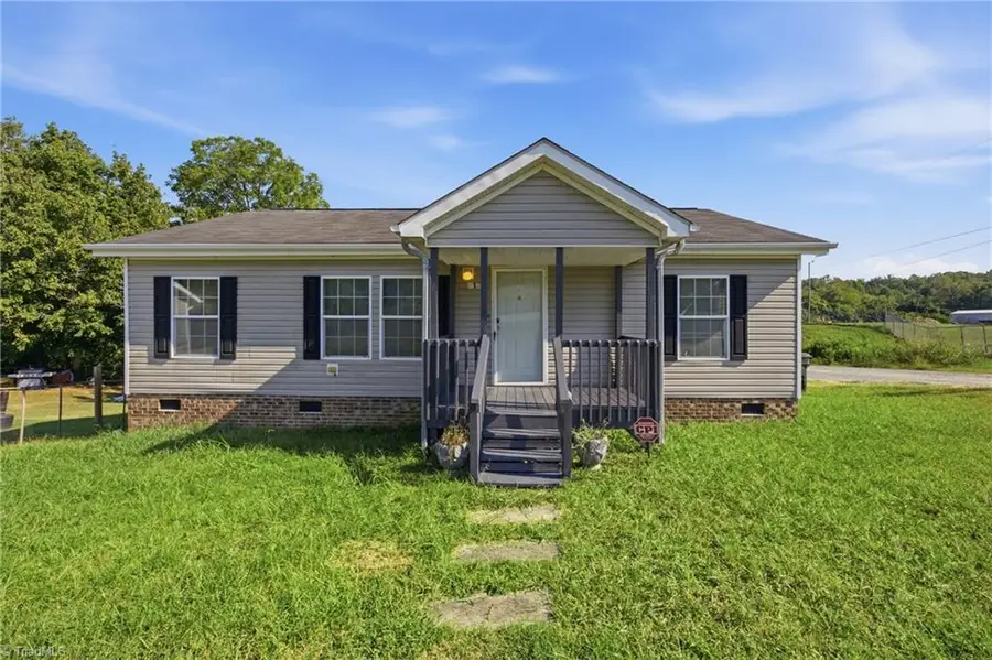 813 Young Street, Thomasville, NC 27360 - #2