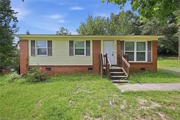 2202 Jolson Court, Greensboro, NC 27405