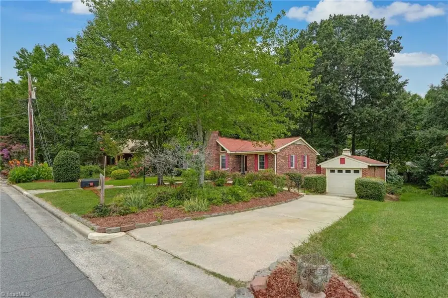 1823 Woodhue Drive, Burlington, NC 27215 - #2