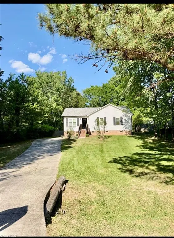 112 Parkdale Drive, Thomasville, NC 27360 - #2