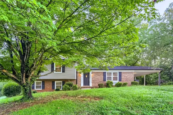 2312 Barnsley Court, Winston-Salem, NC 27106