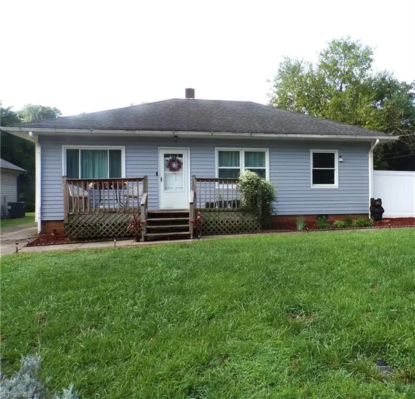 3900 Oak Grove Avenue, Greensboro, NC 27405