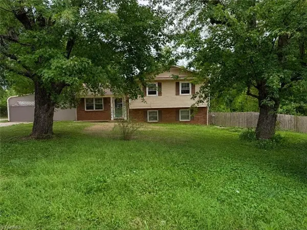 109 Dewsberry Road, King, NC 27021