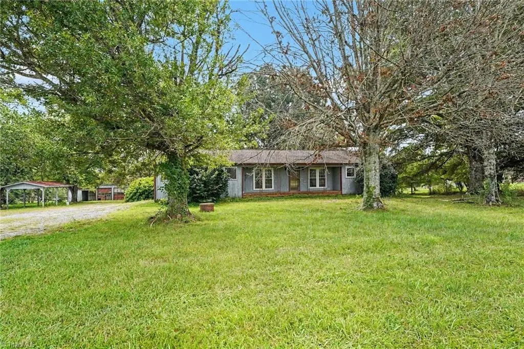 4563 Nc Highway 268, Pinnacle, NC 27401 - #1