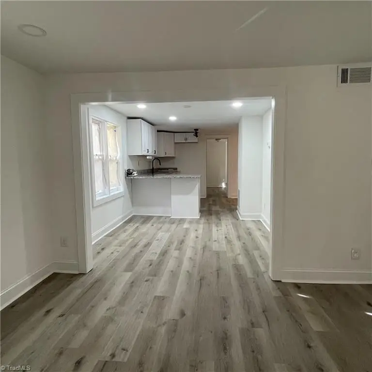 1013 Willow Road, Greensboro, NC 27401 - #3