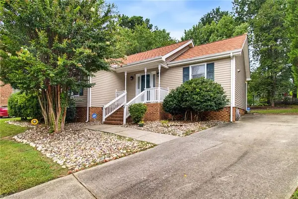 6 Castle Bridge Court, Greensboro, NC 27407